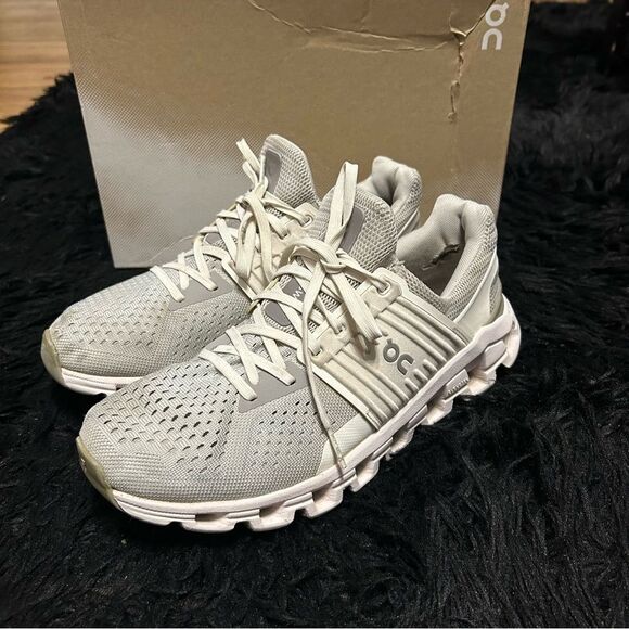 ON CLOUDSWIFT gray white running athletic training lace up shoes sneakers sz 8.5 - Picture 8 of 9